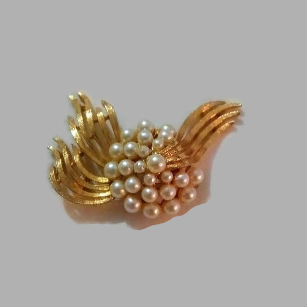 Vintage ART Signed faux pearl Cluster Brooch